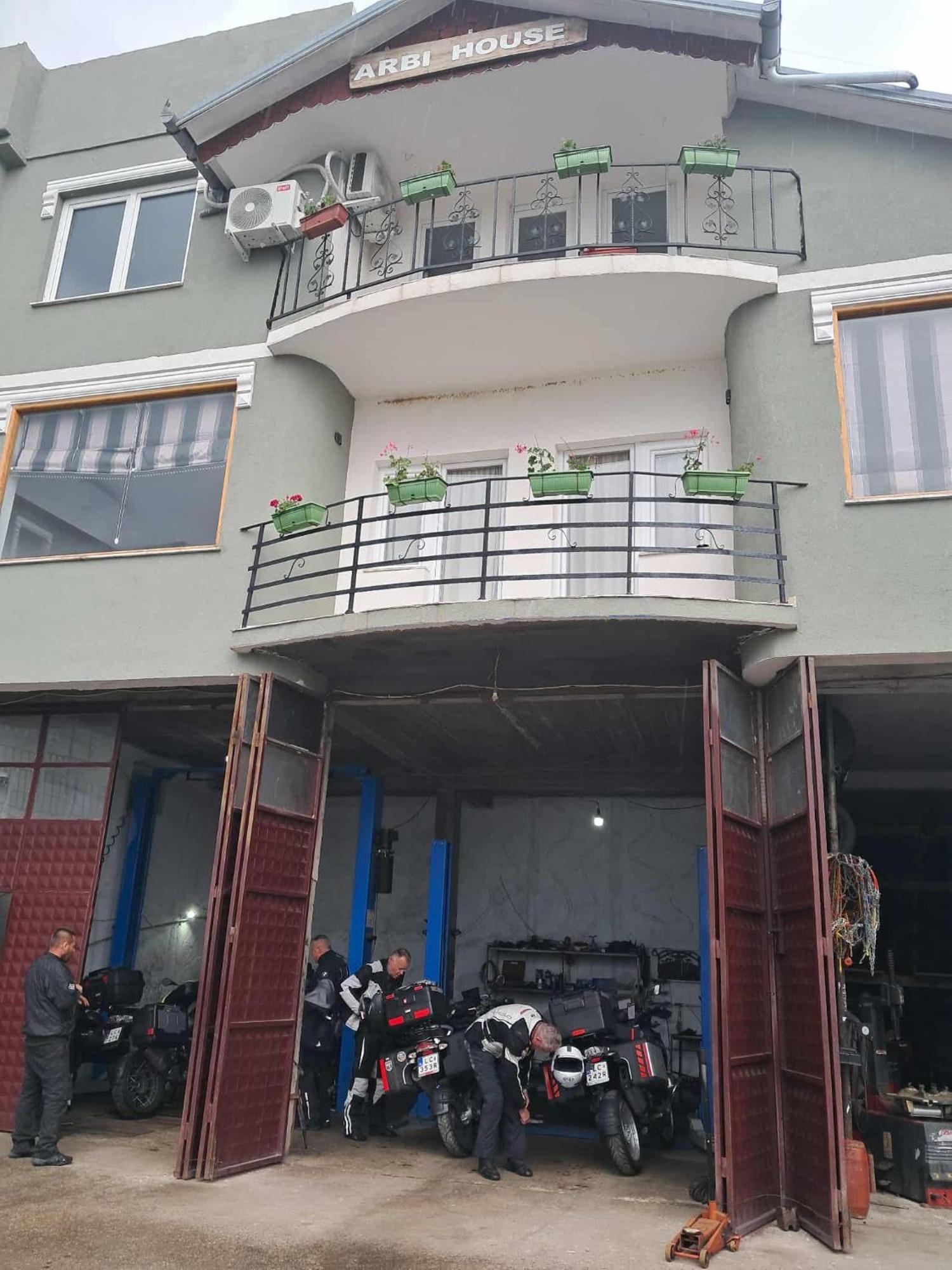 Kukes Arbi Guest House מראה חיצוני תמונה